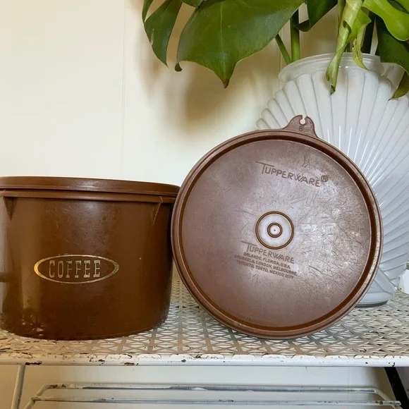 Vintage Tupperware tea and coffee canister set made in Canada - Picture 3 of 7